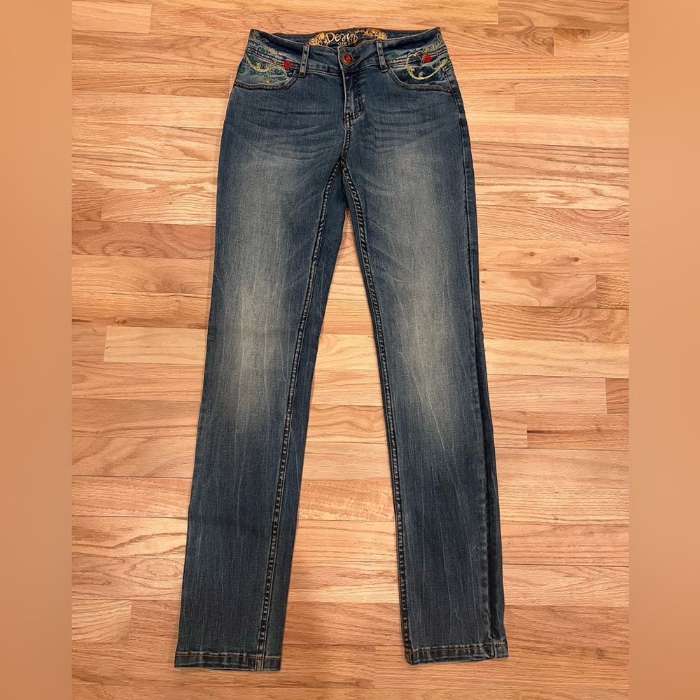 NWOT Desigual Exotic Jeans Embroidered Gold and Flowers Pocket Design